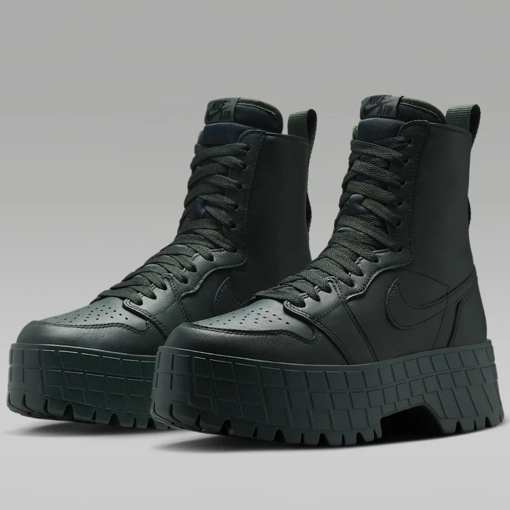 New with Box: Nike Air Jordan 1 Brooklyn FJ5737-300 Boots, Deepest Green
